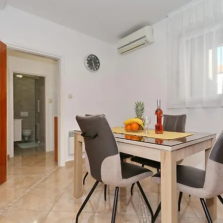 & Neva Appartement *